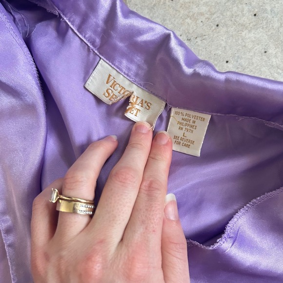 Vintage Victoria's Secret Lavender Satin Button Down Sleep Shirt Y2k - Large - Picture 5 of 6